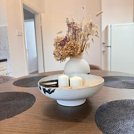 Geraeumiges 3 Raum-city-apartment -ost-2- شقة
