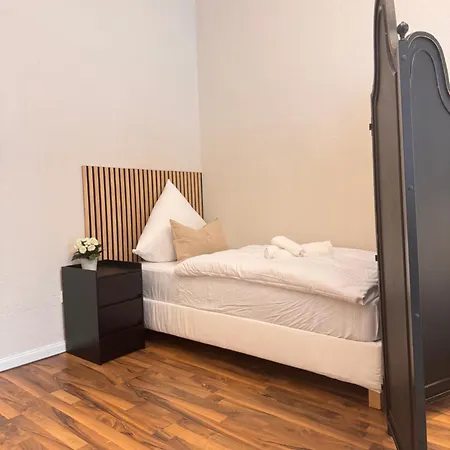 Geraeumiges 3 Raum-city-apartment -ost-2- شقة