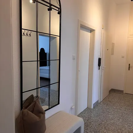 Geraeumiges 3 Raum-city-apartment -ost-2- شقة