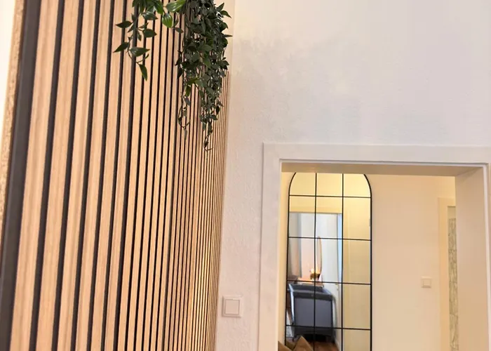 Geraeumiges 3 Raum-city-apartment -ost-2- * デュッセルドルフ