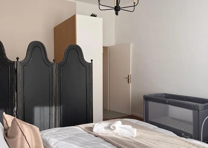 アパート Geraeumiges 3 Raum-city-apartment -ost-2- デュッセルドルフ