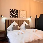 Geraeumiges 3 Raum-city-apartment -ost-2- Apartament Düsseldorf