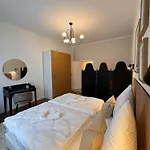 Geraeumiges 3 Raum-city-apartment -ost-2- * Düsseldorf