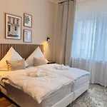 Geraeumiges 3 Raum-city-apartment -ost-2- Düsseldorf