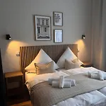 Geraeumiges 3 Raum-city-apartment -ost-2- Apartament Düsseldorf