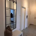 Geraeumiges 3 Raum-city-apartment -ost-2- Apartament