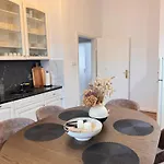 Geraeumiges 3 Raum-city-apartment -ost-2- Apartament Düsseldorf