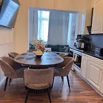 Geraeumiges 3 Raum-city-apartment -ost-2- *