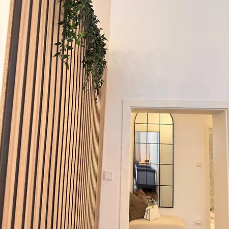Geraeumiges 3 Raum-city-apartment -ost-2- * Dusseldorf