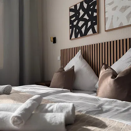 Geraeumiges 3 Raum-city-apartment -ost-2- Dusseldorf