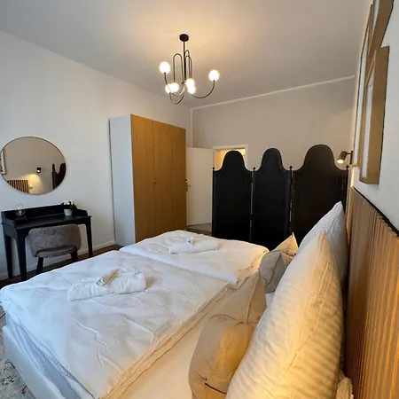 Apartment Geraeumiges 3 Raum-city-apartment -ost-2- *