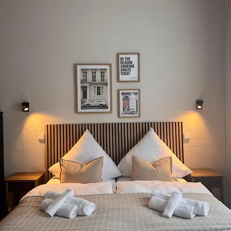 Geraeumiges 3 Raum-city-apartment -ost-2- Dusseldorf