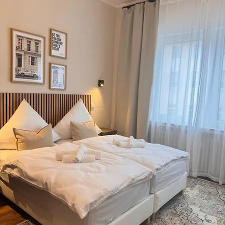 Geraeumiges 3 Raum-city-apartment -ost-2- Dusseldorf