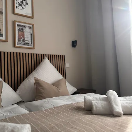 Geraeumiges 3 Raum-city-apartment -ost-2- * Dusseldorf