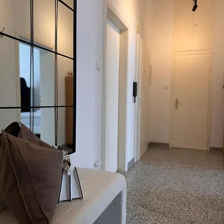Apartment Geraeumiges 3 Raum-city-apartment -ost-2-