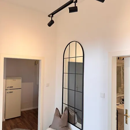 Apartment Geraeumiges 3 Raum-city-apartment -ost-2- Dusseldorf