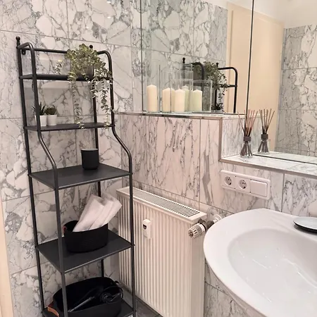 Apartamento Geraeumiges 3 Raum-city-apartment -ost-2- Düsseldorf