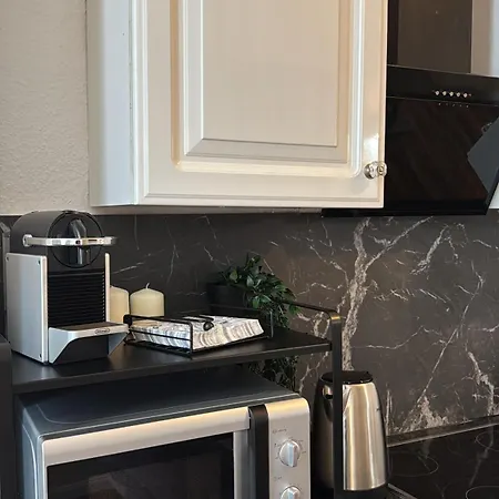 Geraeumiges 3 Raum-city-apartment -ost-2- Dusseldorf
