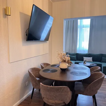Geraeumiges 3 Raum-city-apartment -ost-2- * Dusseldorf