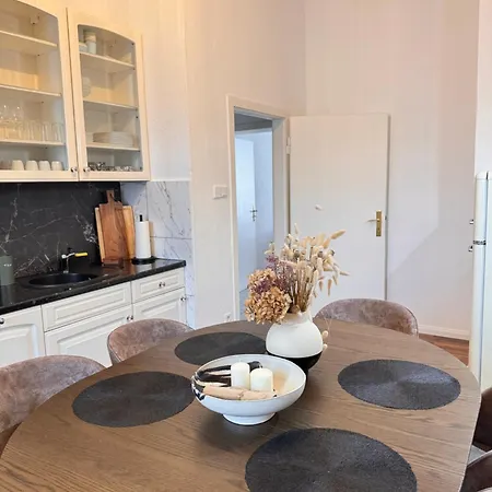 Geraeumiges 3 Raum-city-apartment -ost-2- Apartmán Düsseldorf