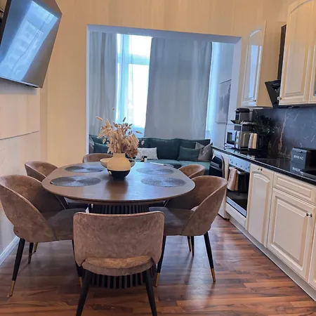 Geraeumiges 3 Raum-city-apartment -ost-2- *