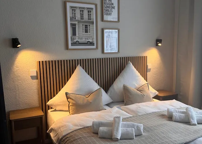 Geraeumiges 3 Raum-city-apartment -ost-2- Apartman Düsseldorf