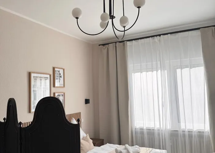 아파트 Geraeumiges 3 Raum-city-apartment -ost-2- 뒤셀도르프