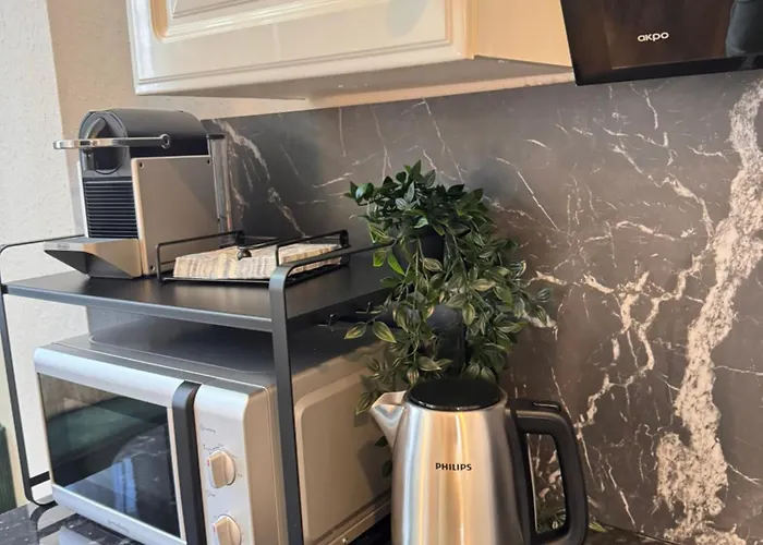 Geraeumiges 3 Raum-city-apartment -ost-2- *