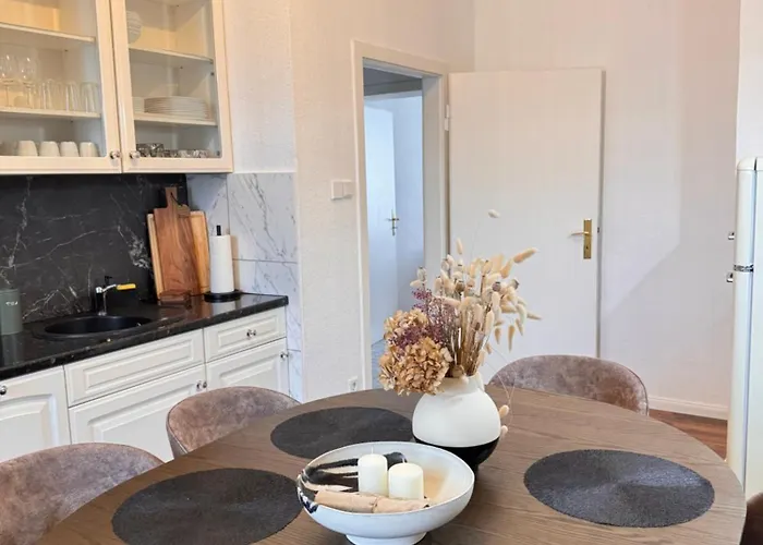 Geraeumiges 3 Raum-city-apartment -ost-2- 아파트 뒤셀도르프