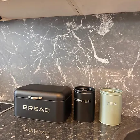 Geraeumiges 3 Raum-city-apartment -ost-2- Apartman *