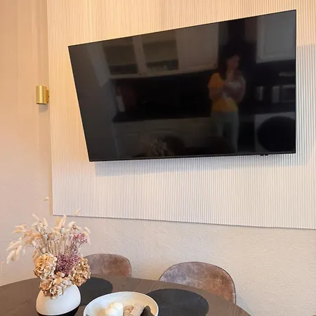 Geraeumiges 3 Raum-city-apartment -ost-2- Apartman