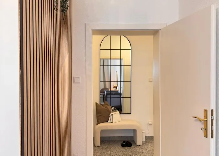 Geraeumiges 3 Raum-city-apartment -ost-2- Düsseldorf