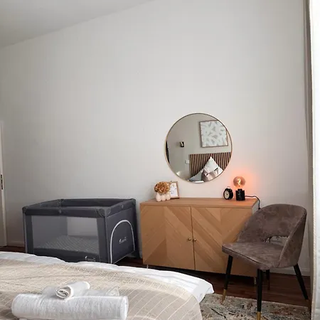 Geraeumiges 3 Raum-city-apartment -ost-2- דיסלדורף