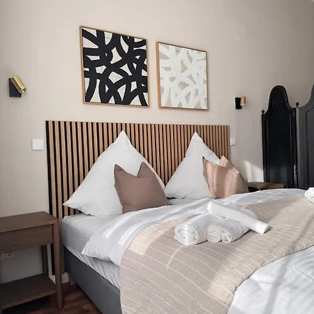 Geraeumiges 3 Raum-city-apartment -ost-2- דיסלדורף