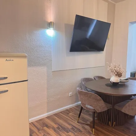 Appartement Geraeumiges 3 Raum-city-apartment -ost-2- Düsseldorf