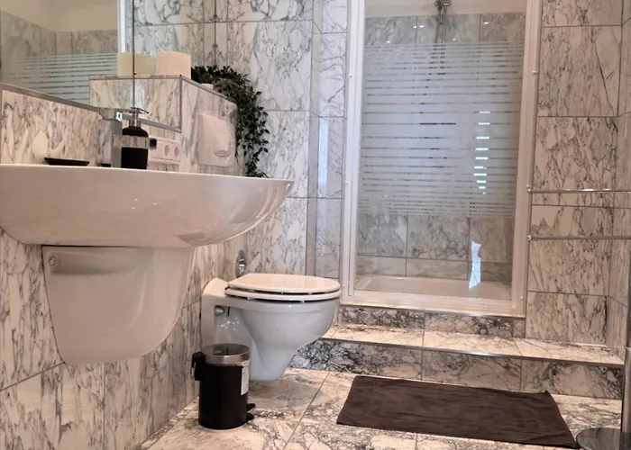 Geraeumiges 3 Raum-city-apartment -ost-2- דיסלדורף