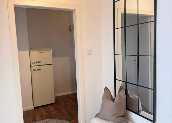 Geraeumiges 3 Raum-city-apartment -ost-2- דירה